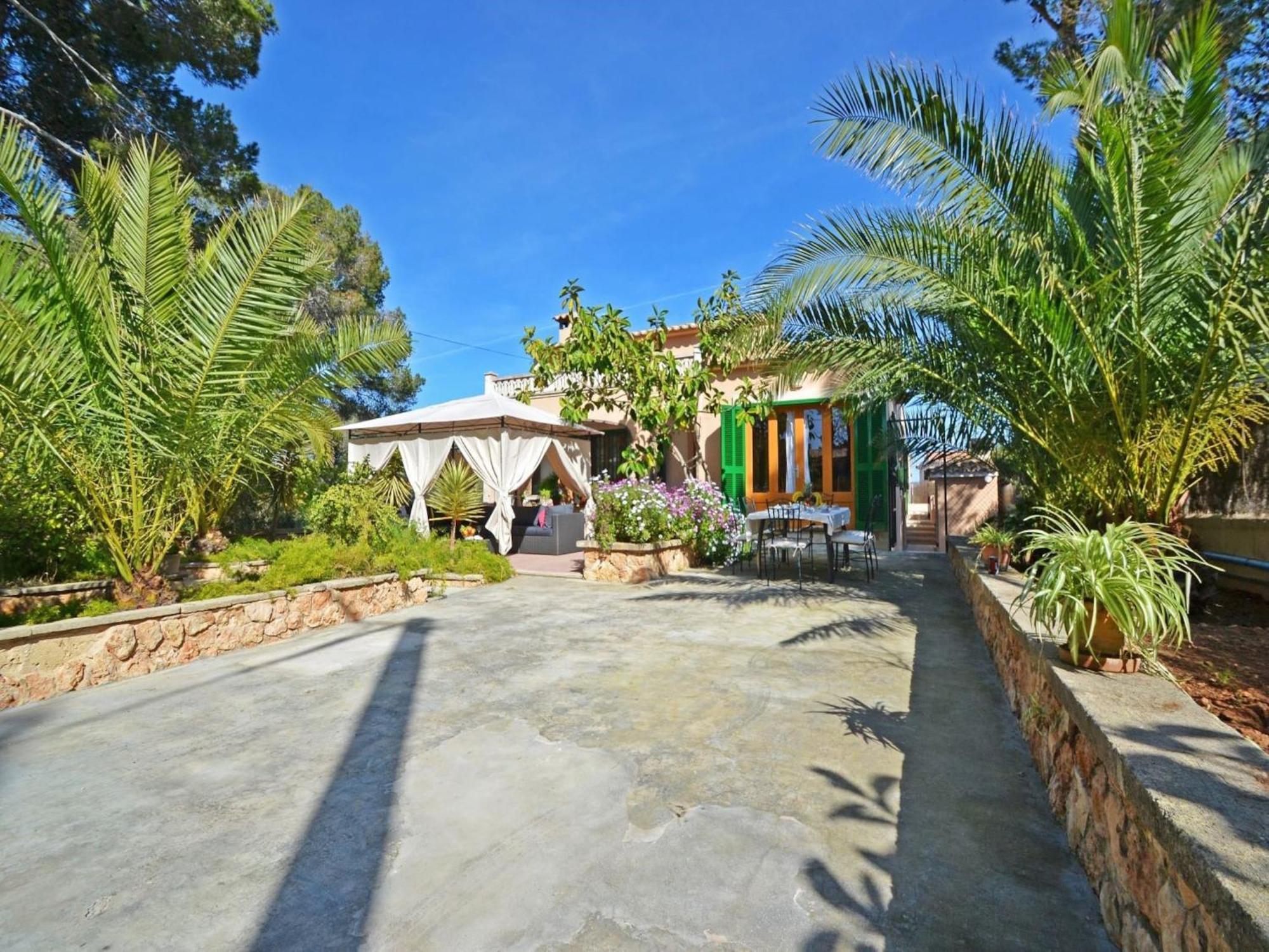 Beautiful With Garden *
